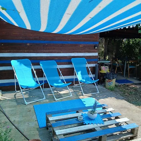 Kek-feher Mobilhaz Apartment Zsombo