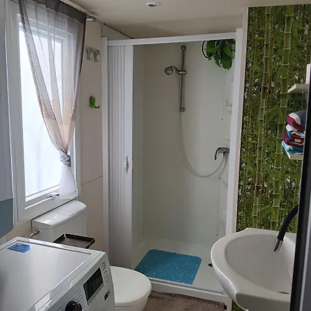 Apartment Kek-feher Mobilhaz Zsombo
