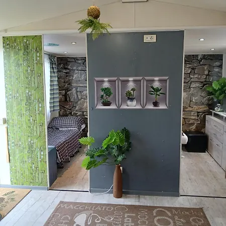 Kék-fehér Mobilház Apartamento Zsombo