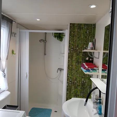 Kek-feher Mobilhaz Lägenhet