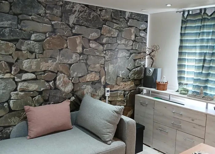 아파트 Kek-feher Mobilhaz *