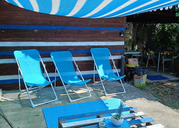 Kek-feher Mobilhaz 아파트 Zsombo