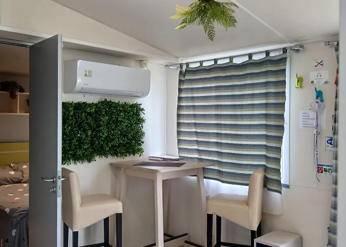 Kek-feher Mobilhaz Daire *