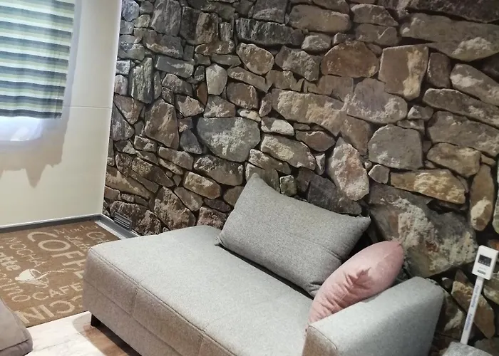 Daire Kek-feher Mobilhaz Zsombo